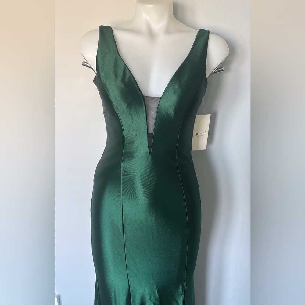 Elegant Green Sleeveless Dress